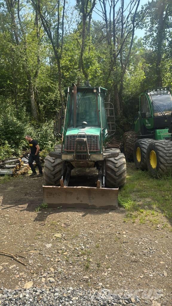 Timberjack 810 B 集運機
