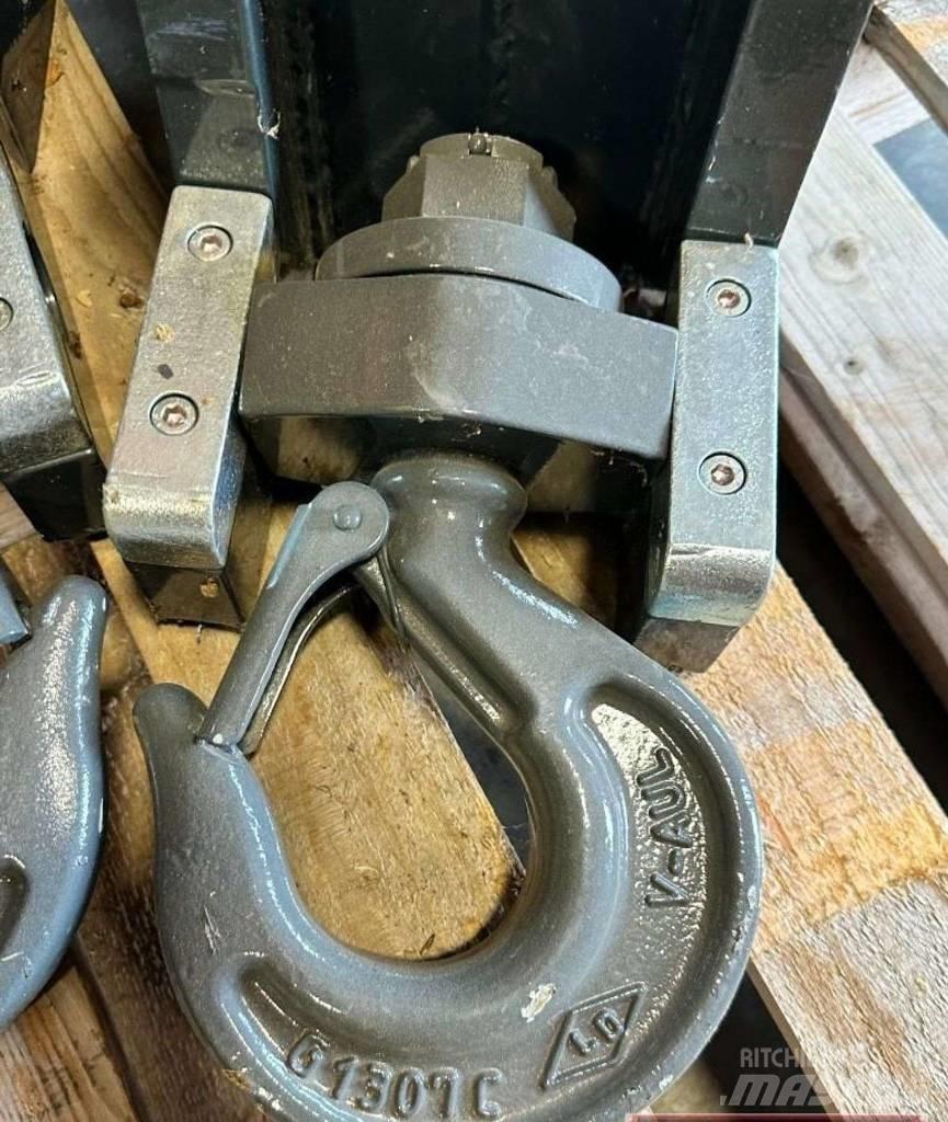 Merlo crane hook 桅桿