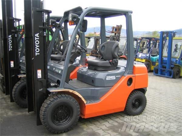 Toyota 02-8FG25 液化石油氣LPG卡車