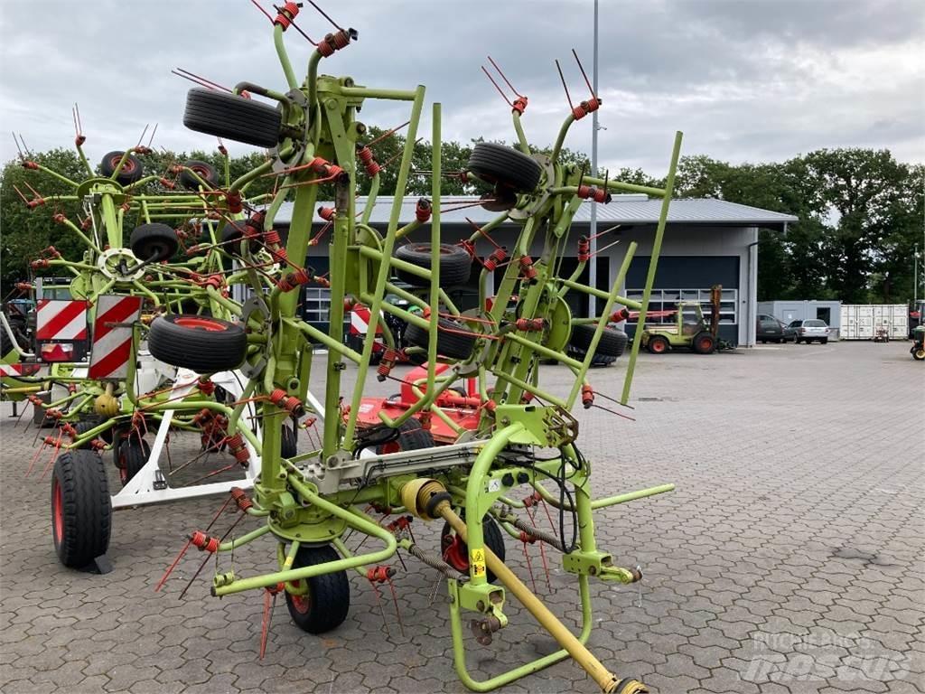 CLAAS Volto 870 耙與翻草機