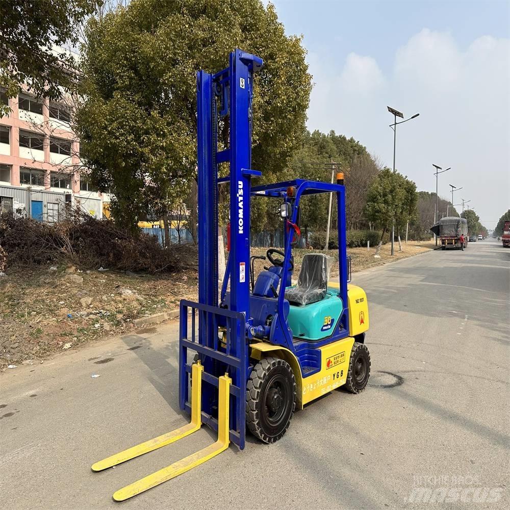 Komatsu FD30-14 柴油卡車