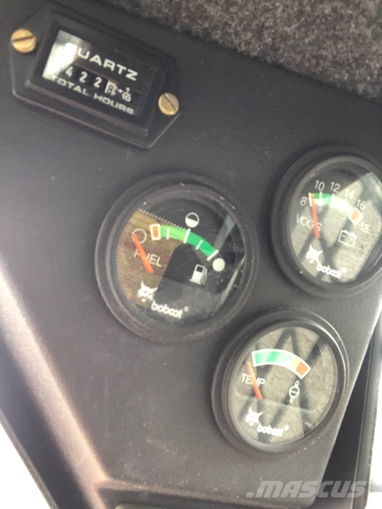 Bobcat 751 (753) 滑移轉向裝載機