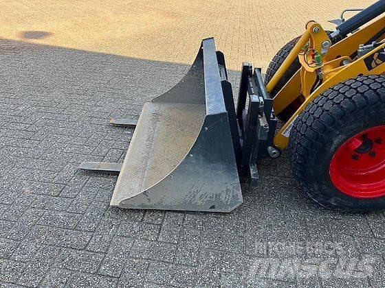 Knikmops KM 130 小型裝載機