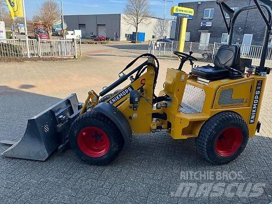 Knikmops KM 130 小型裝載機