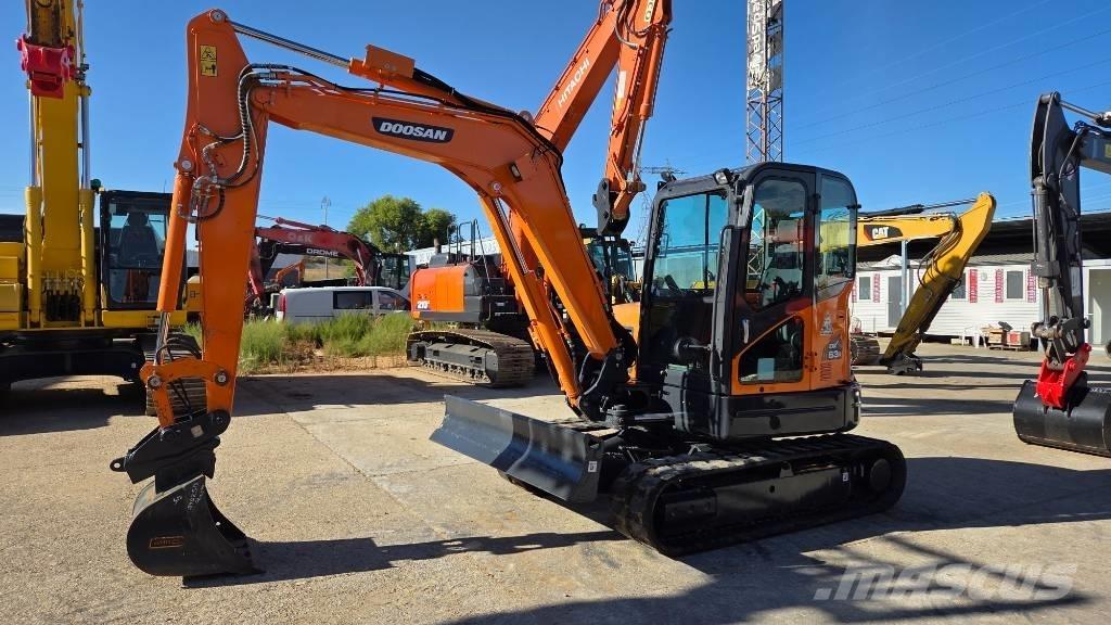 Doosan DX 63 R 小型挖土機/掘鑿機<7t(小型挖掘機)