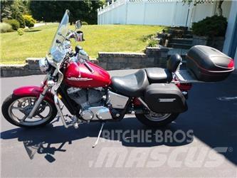 Honda VT1100 工作船艇 / 駁船