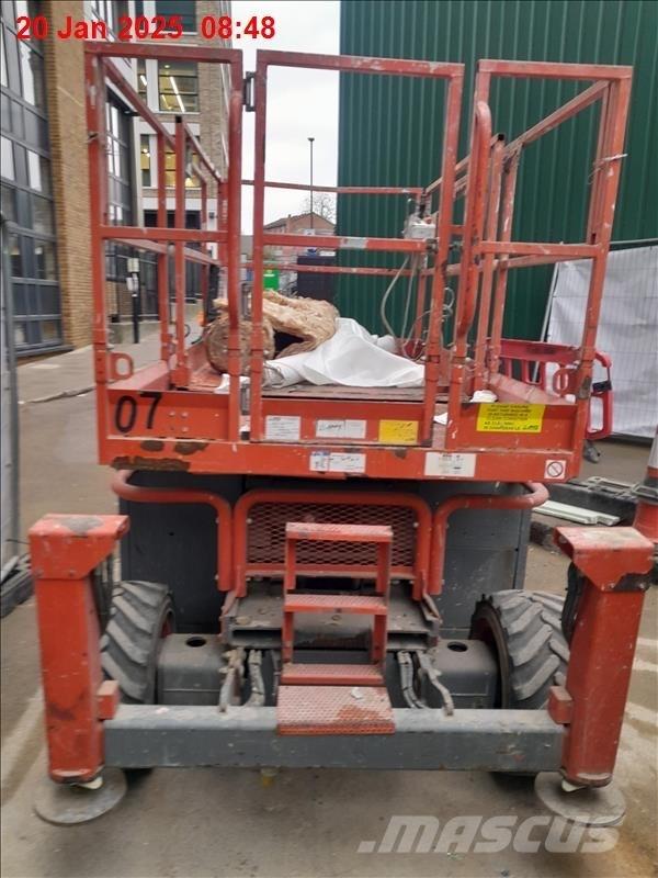 SkyJack 6832 RT 剪式升降機