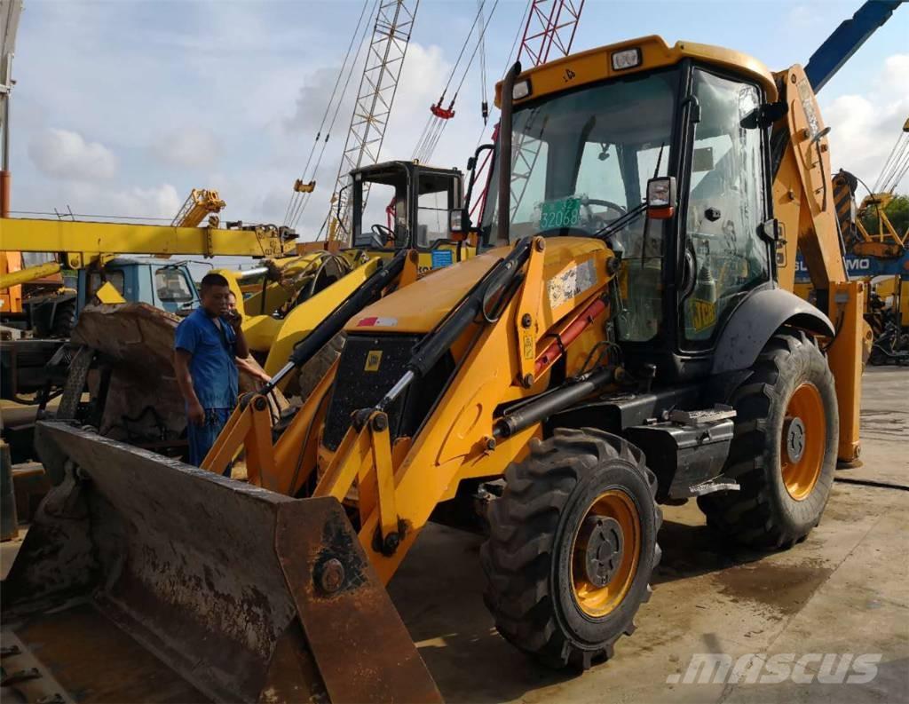 JCB 3CX 反鏟裝載機