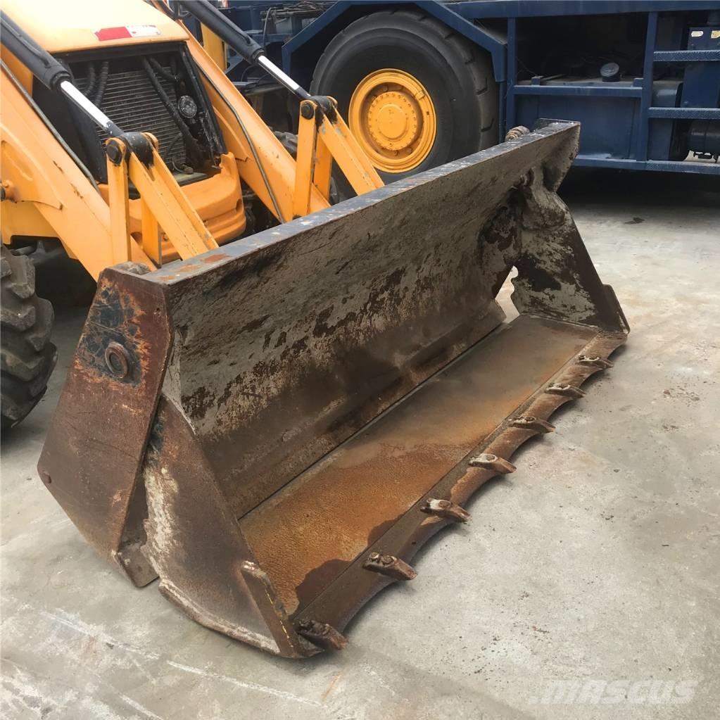 JCB 3CX 反鏟裝載機