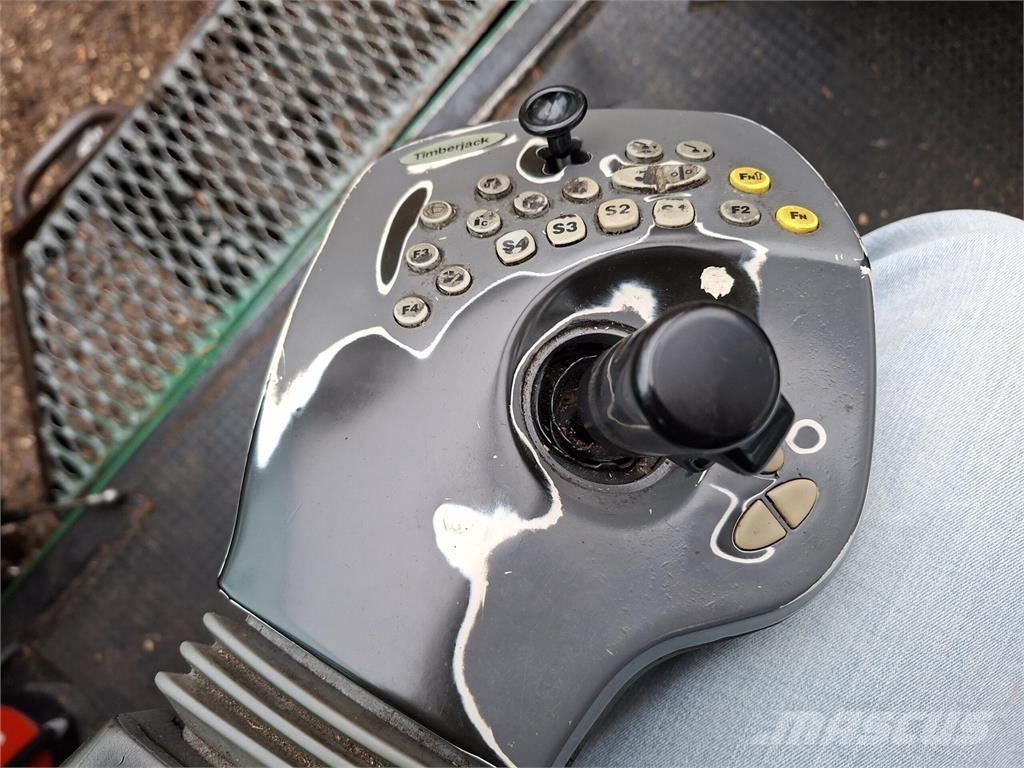 Timberjack 1270 收穫機