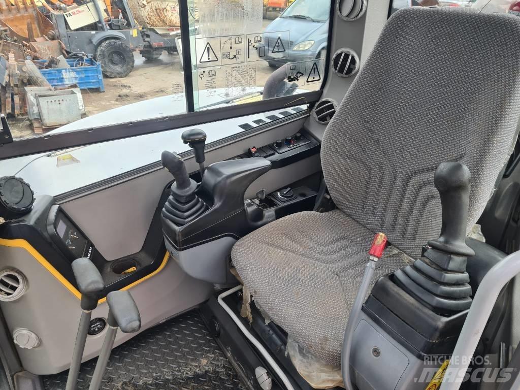 Volvo ECR 58 D 小型挖土機/掘鑿機<7t(小型挖掘機)