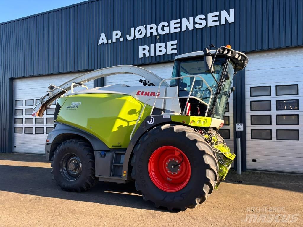 CLAAS Jaguar 960 4WD 自走式飼料採集機