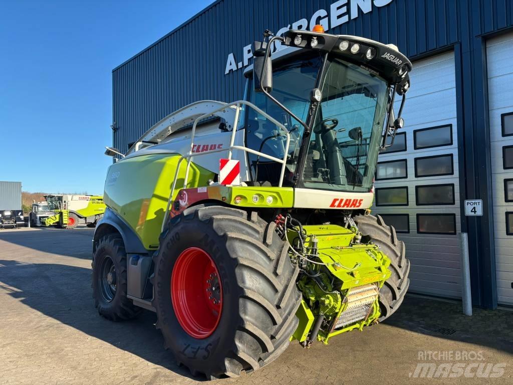 CLAAS Jaguar 960 4WD 自走式飼料採集機