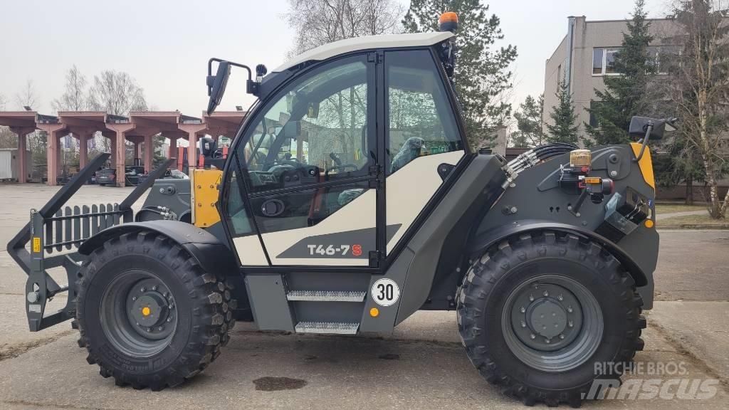 Liebherr T46-7s 伸縮臂操作車