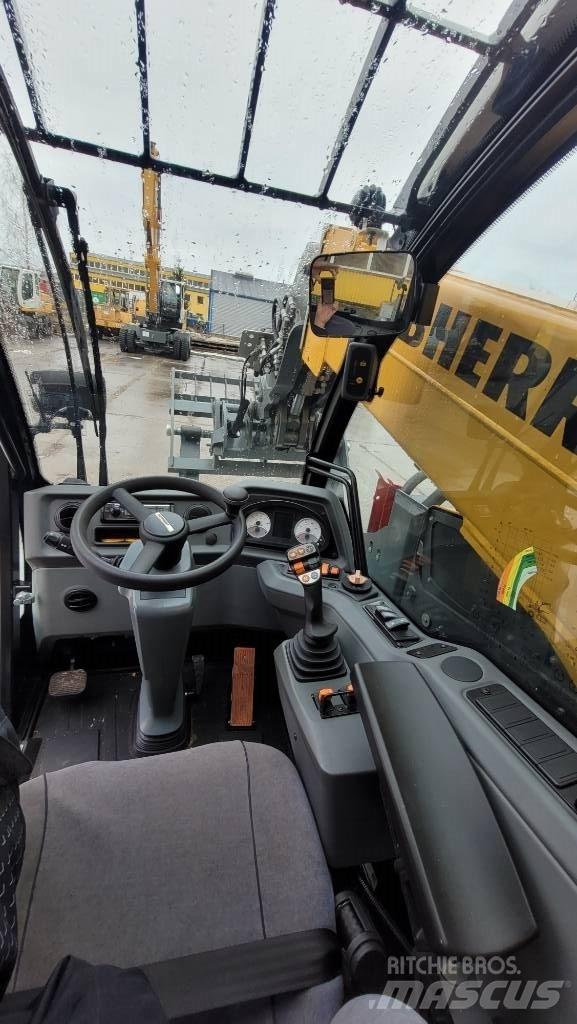 Liebherr T46-7s 伸縮臂操作車
