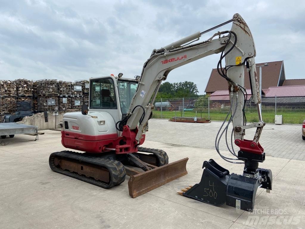 Takeuchi TB 260 小型挖土機/掘鑿機<7t(小型挖掘機)