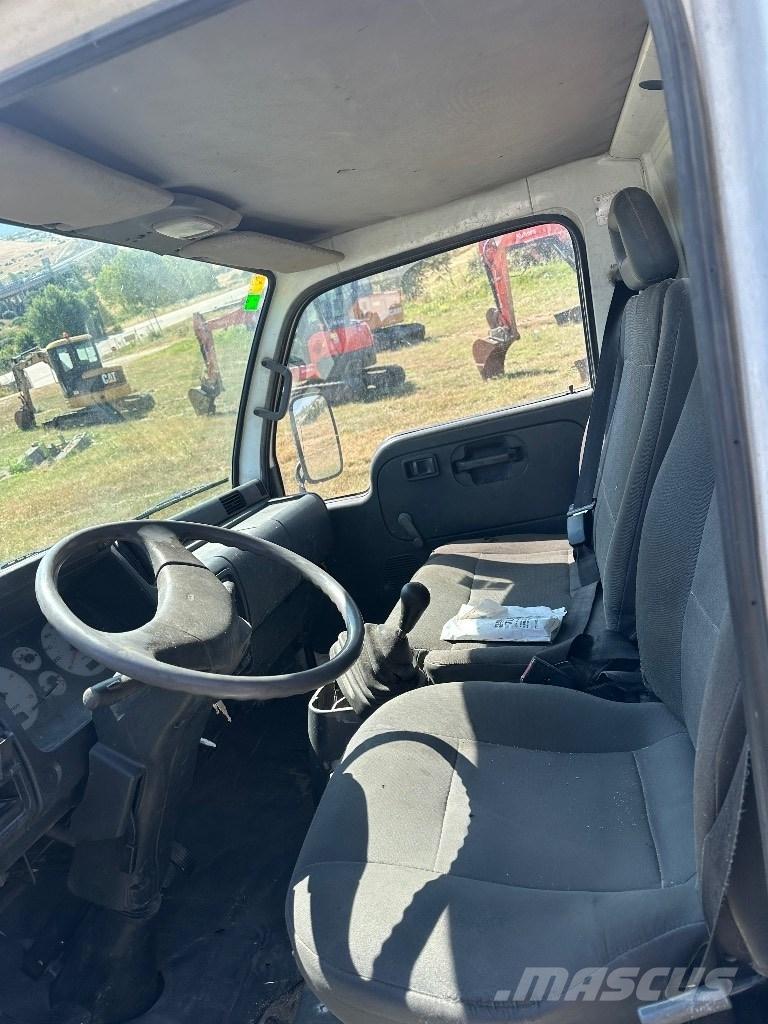 Nissan CABSTAR 35.13 拖車裝載高空作業平台