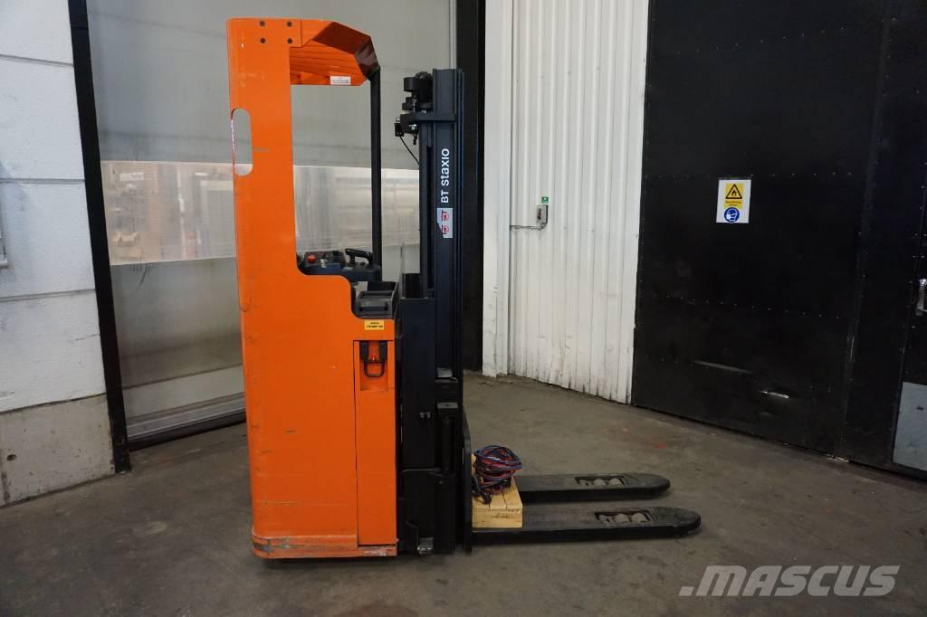 Toyota SSE135L 自走式堆積機