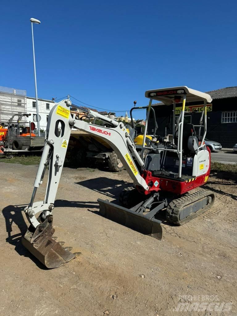 Takeuchi TB216 小型挖土機/掘鑿機<7t(小型挖掘機)