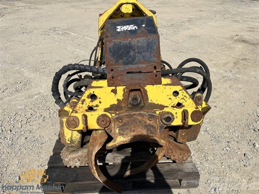 Timberjack 745 收穫機頭