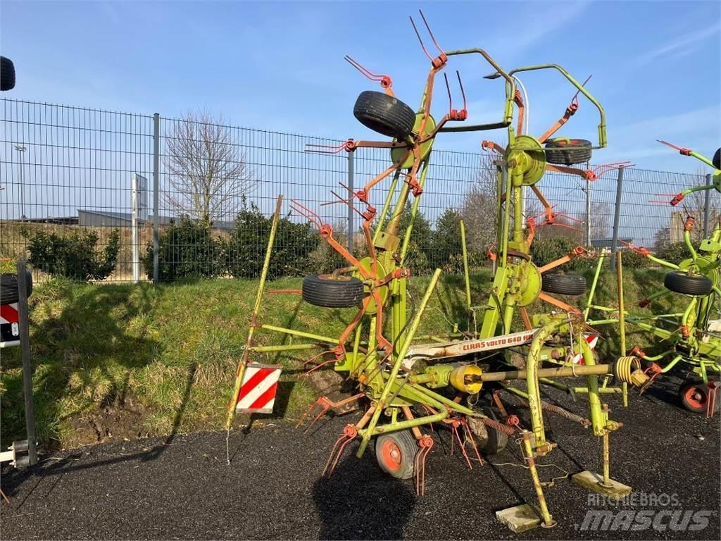 CLAAS Volto 640 HR 耙與翻草機