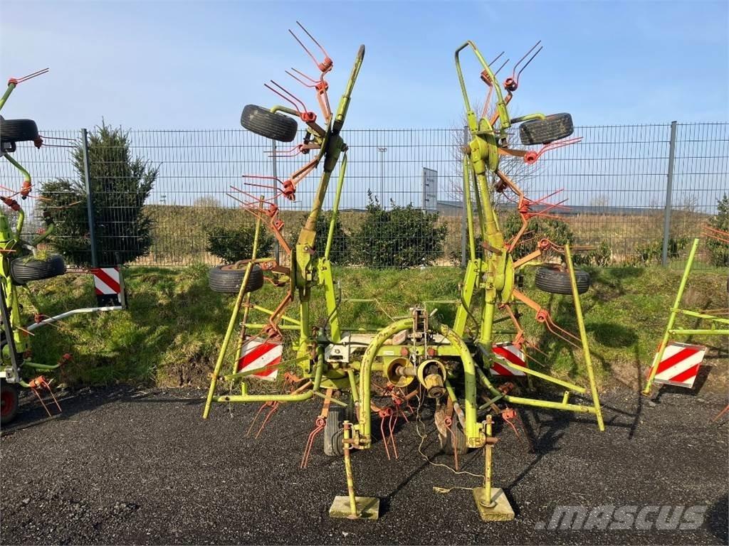 CLAAS Volto 640 HR 耙與翻草機