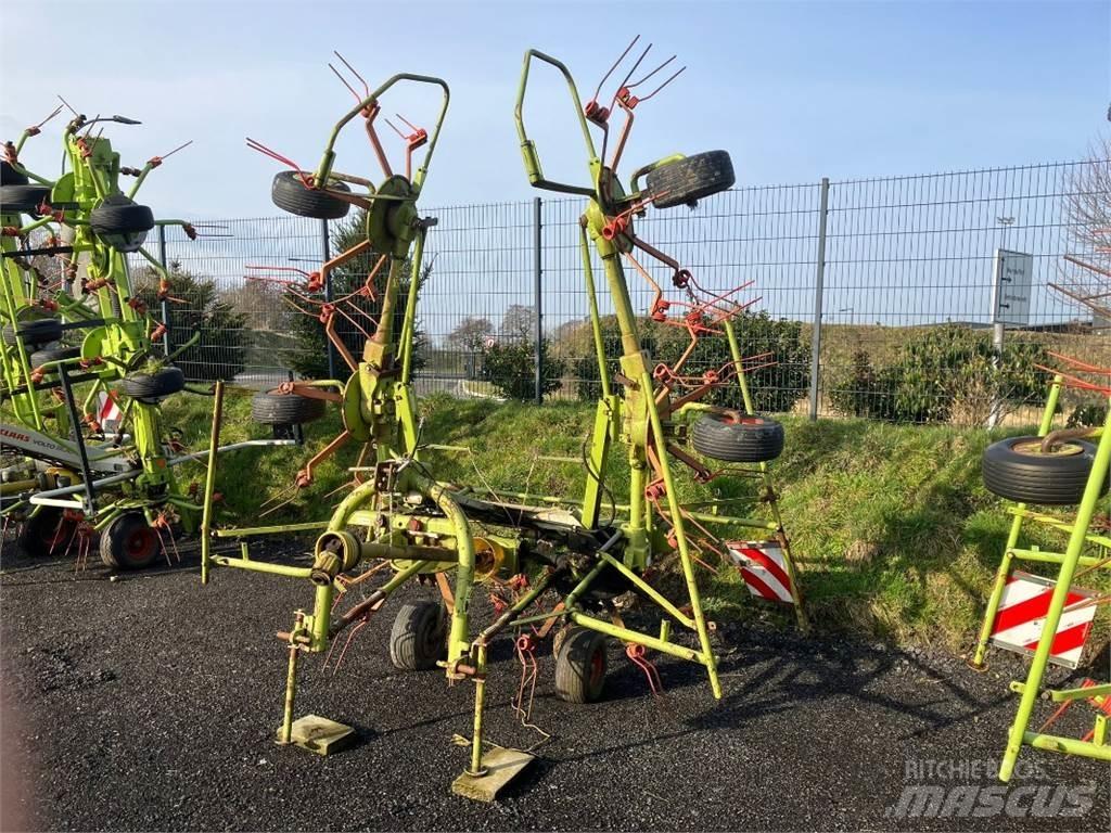 CLAAS Volto 640 HR 耙與翻草機