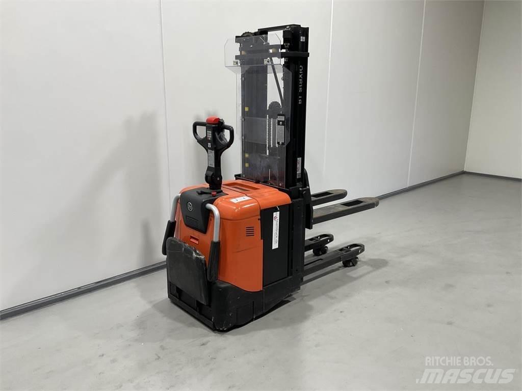 BT SPE125L 自走式堆積機