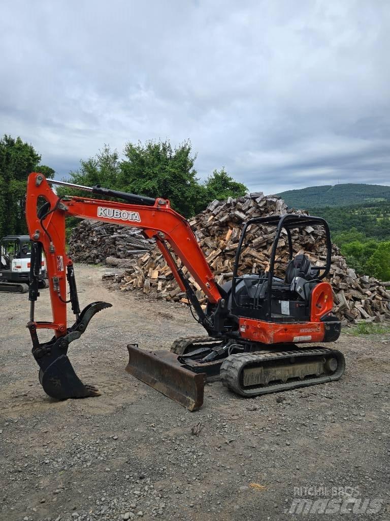 Kubota KX 040-4 小型挖土機/掘鑿機<7t(小型挖掘機)