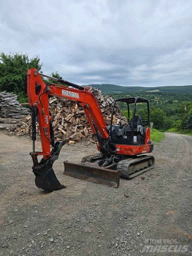 Kubota KX 040-4 小型挖土機/掘鑿機<7t(小型挖掘機)