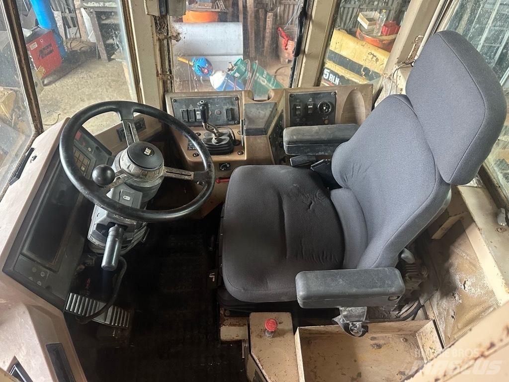 CAT 970 F 輪胎式裝載機