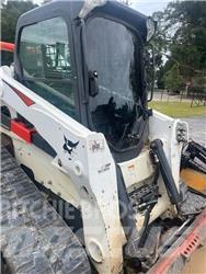 Bobcat T870 滑移轉向裝載機