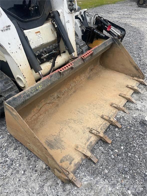 Bobcat T870 滑移轉向裝載機