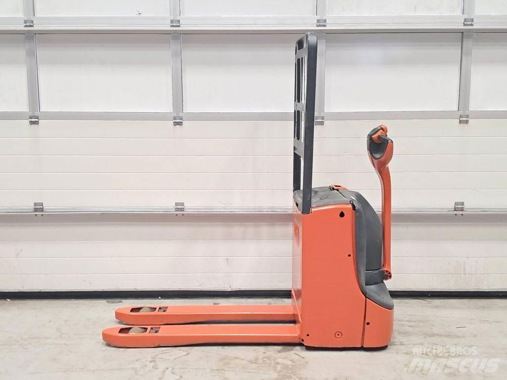 Linde T16 低架升降機