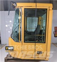Volvo L 180 E Cab 駕駛室與內部