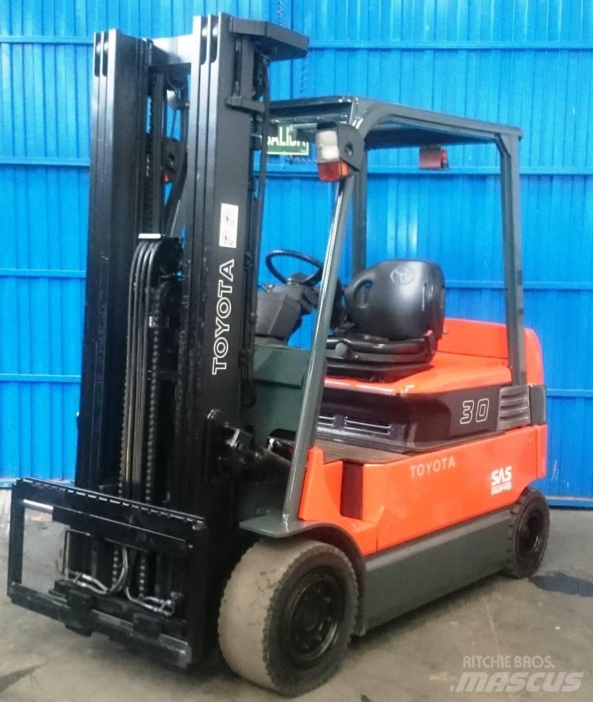Toyota 7 FBMF 30 電動堆高機