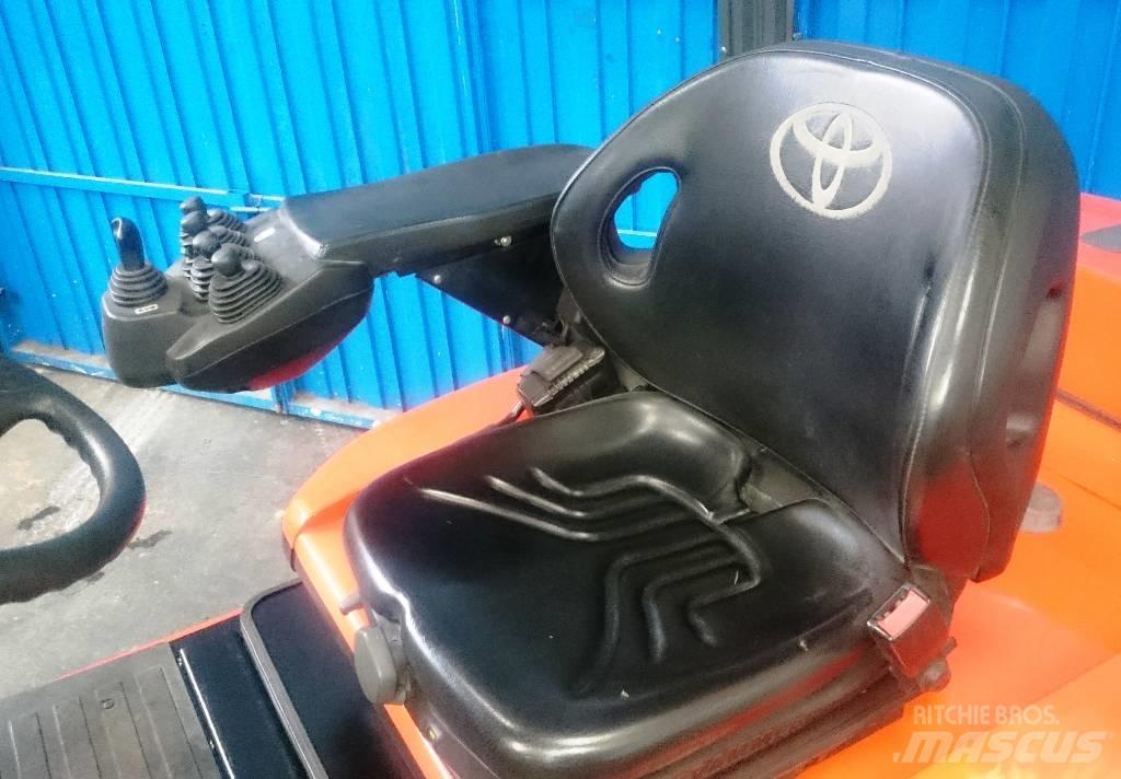 Toyota 7 FBMF 30 電動堆高機