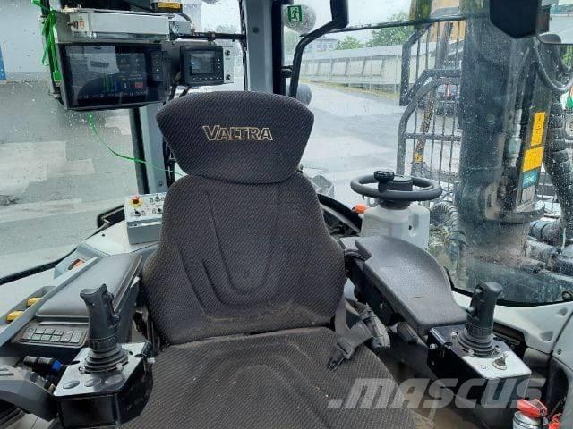 Valtra N153 林業用曳引機