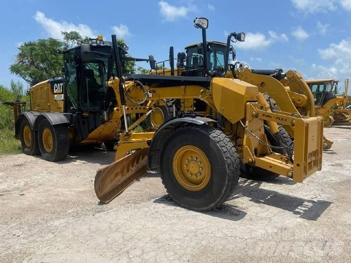 CAT 12 M 3 平土機
