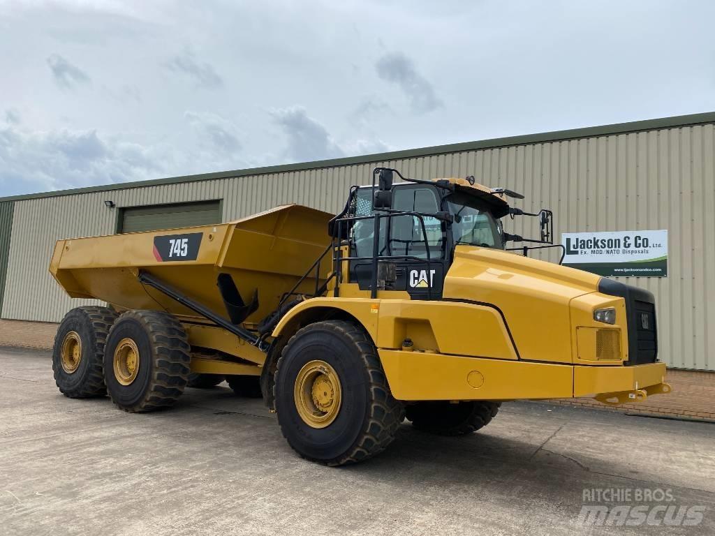 CAT 745 C 鉸接式起吊車