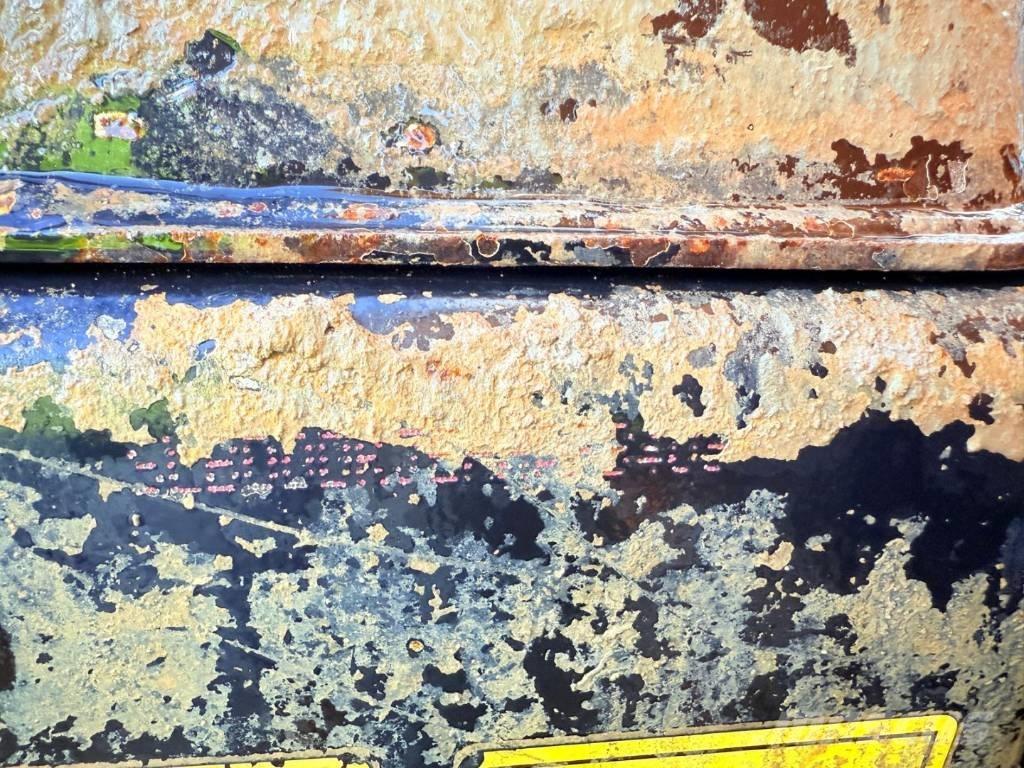 JCB 3TST 側卸礦車