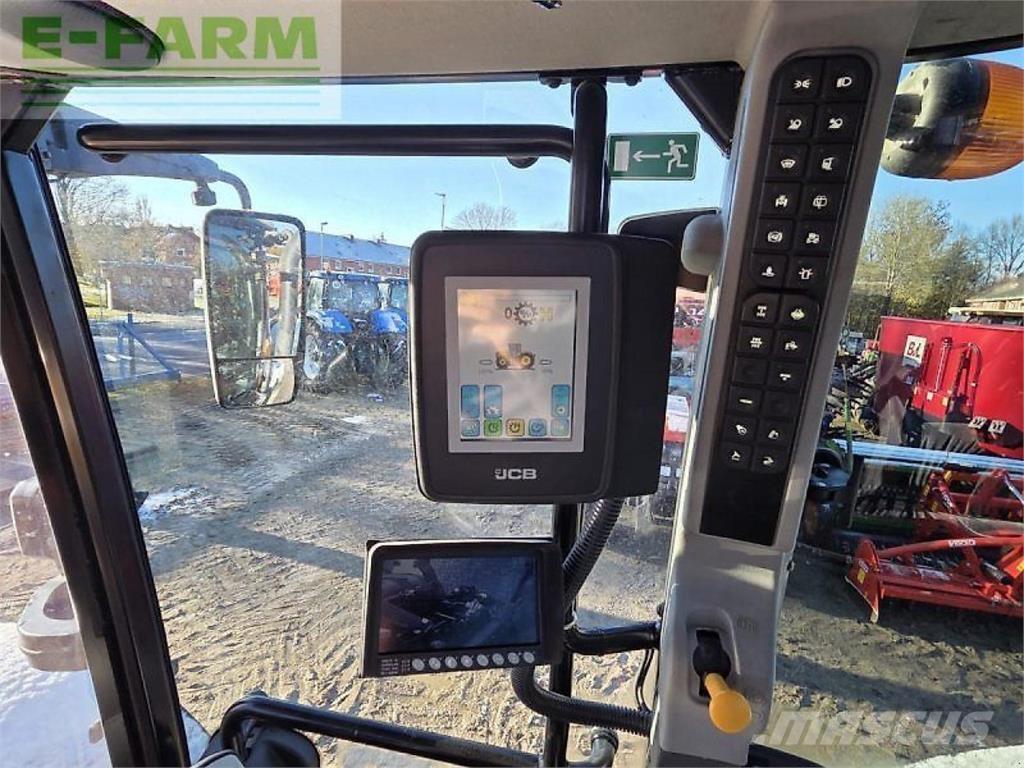 JCB fastrac 8330 曳引機