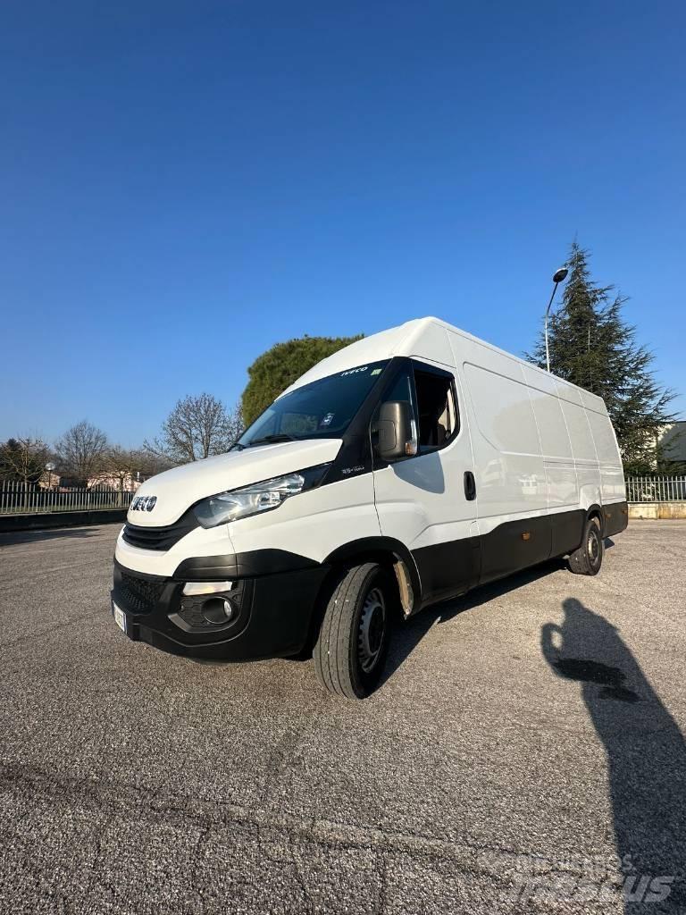 Iveco Daily 35 S16 廂式貨物運輸車