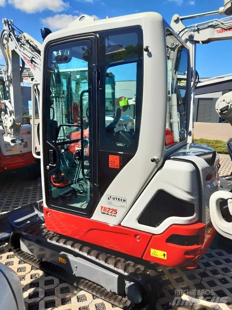 Takeuchi TB225 V3 小型挖土機/掘鑿機<7t(小型挖掘機)
