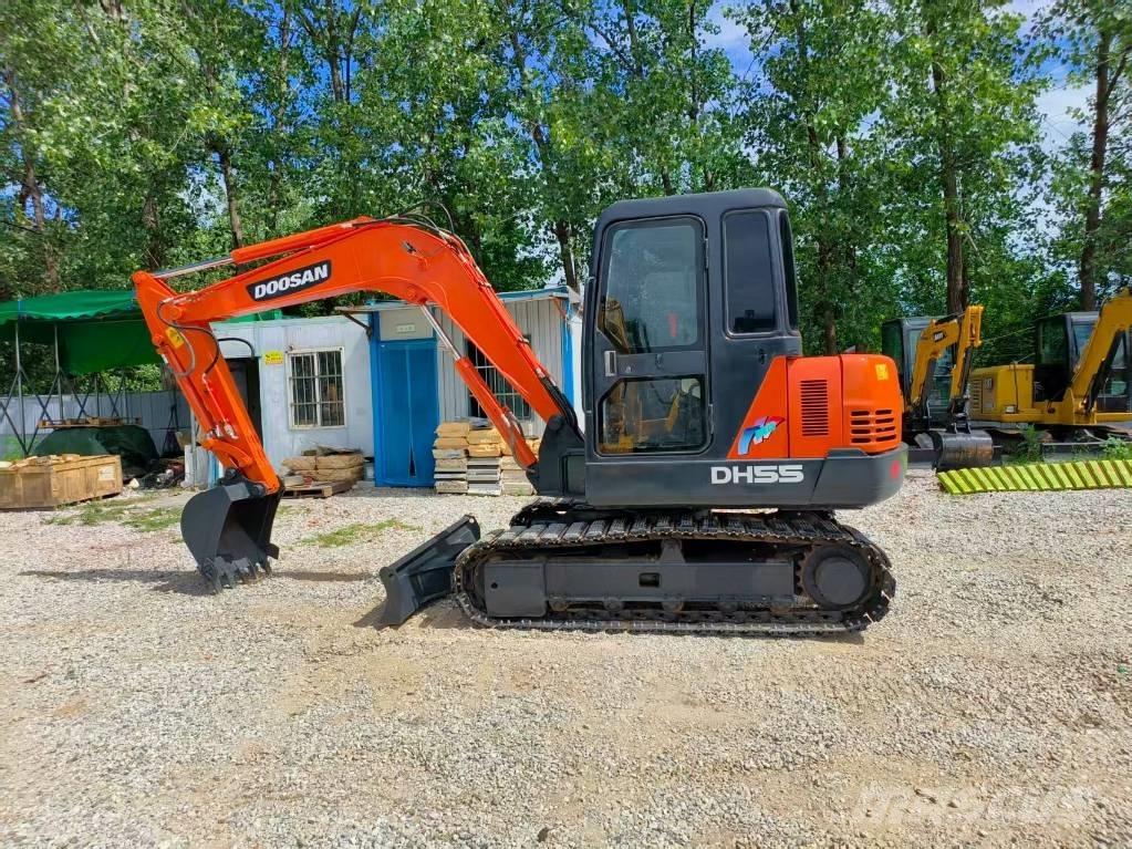 Doosan DH 55 小型挖土機/掘鑿機<7t(小型挖掘機)
