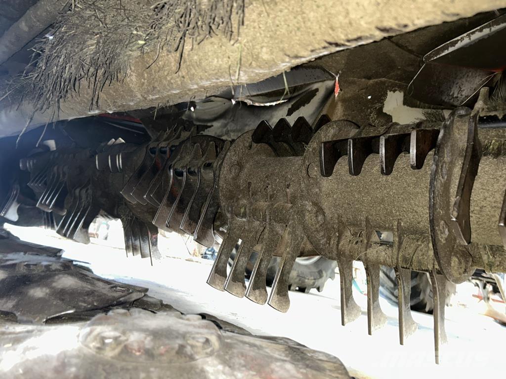 Kuhn FC3125 裝載與牽引式割草機