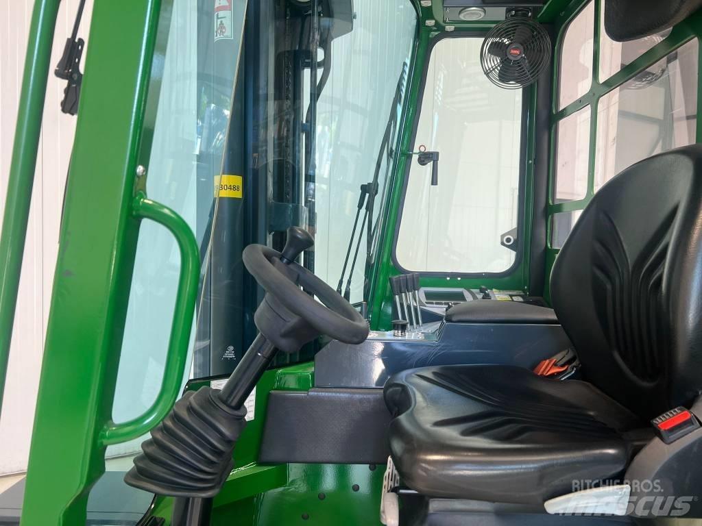 Combilift C4000ET 四向前伸式堆高機(叉車)