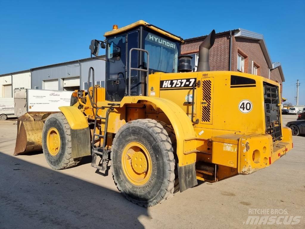 Hyundai HL 757-7 輪胎式裝載機
