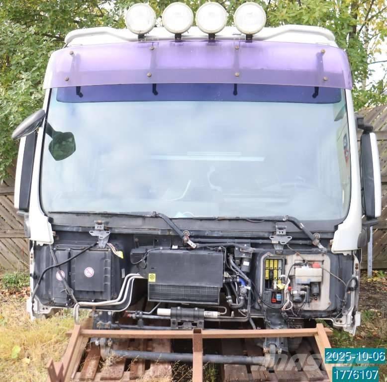 MAN TGX 26.440 駕駛室與內部