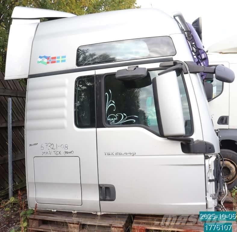 MAN TGX 26.440 駕駛室與內部